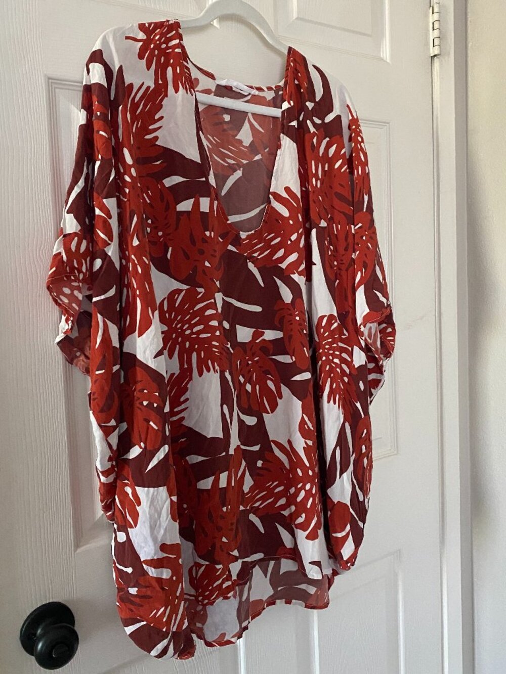 Mikoh | Kawela Bay 100% Silk Caftan in Vintage Tahiti Lehua - Picture 6 of 11